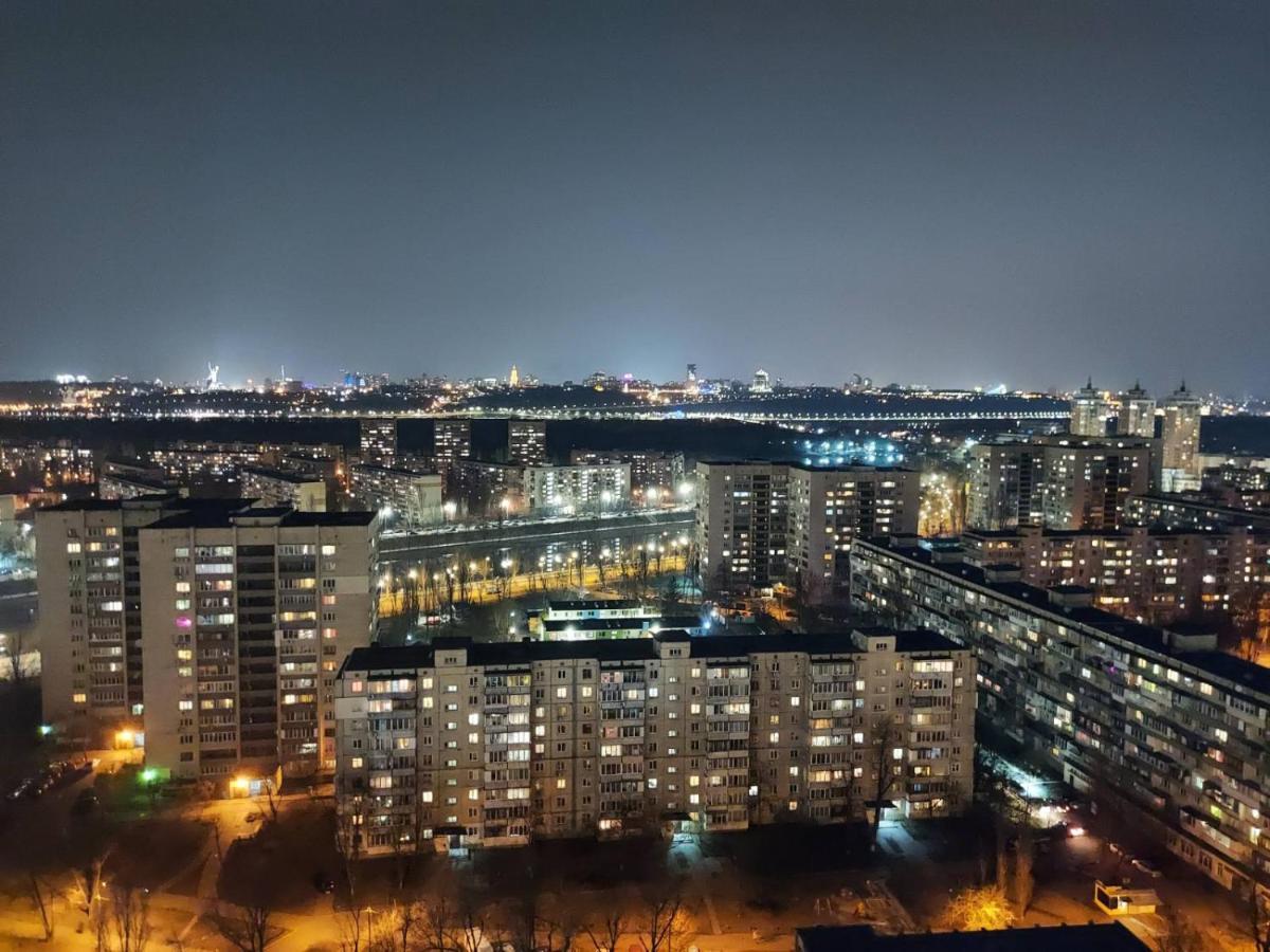 Студія З Неймовірним Краєвидом Біля М Лівобережна Ліфт Інтернет Працює Kiev Buitenkant foto